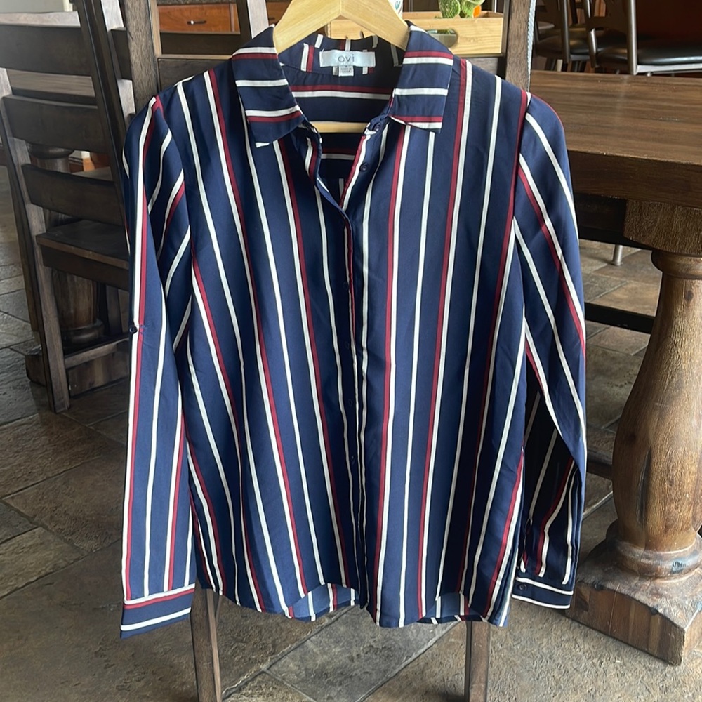 {ovi} NWOT Button Down Blouse